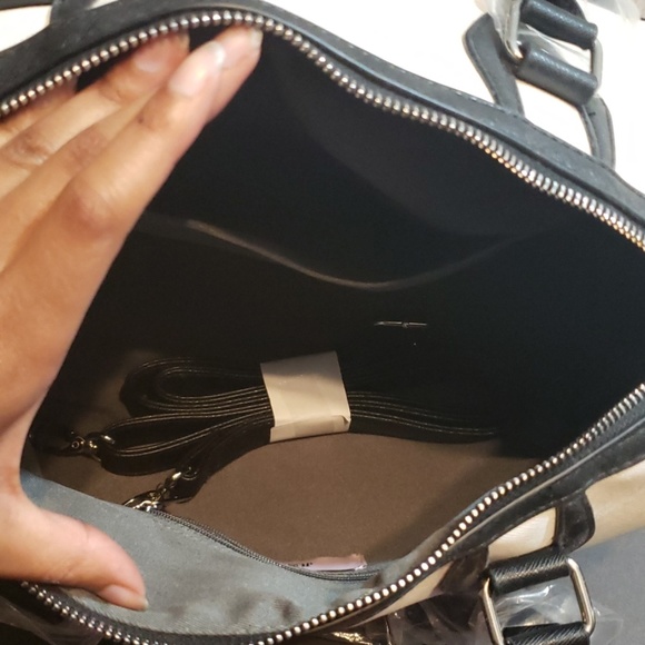 Medium Sized Duffle Purse - Picture 4 of 4